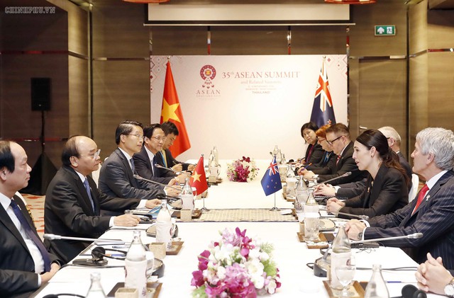 Thủ tướng tiếp xúc song phương nhân dịp Hội nghị Cấp cao ASEAN lần thứ 35 và các Hội nghị liên quan - Ảnh 1.