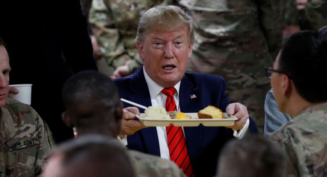 Tổng thống Trump bất ngờ thăm Afghanistan: Nhà Trắng đã làm gì để "che giấu" cả thế giới tới phút cuối? - Ảnh 1. Tổng thống Trump bất ngờ thăm Afghanistan: Nhà Trắng đã làm gì để "che giấu" cả thế giới tới phút cuối? - Ảnh 1.