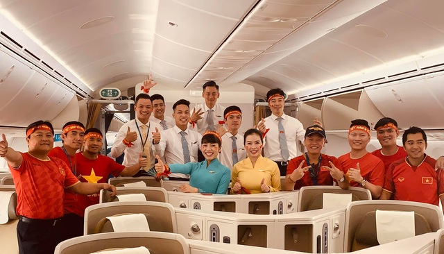 Vietnam Airlines bố trí riêng một &quot;siêu máy bay&quot; Boeing để đón đoàn từ Manila về Hà Nội - Ảnh 1.