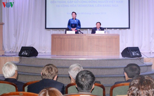 Chủ tịch Quốc hội Nguyễn Thị Kim Ngân gặp gỡ cộng đồng người Việt tại Cộng hòa Tatarstan và Liên bang Nga - Ảnh 2.