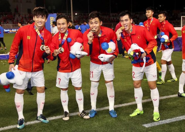 Khoảnh khắc ăn mừng chiến thắng của đội tuyển U22 Việt Nam sau khi giành huy chương vàng SEA Games lịch sử - Ảnh 7.