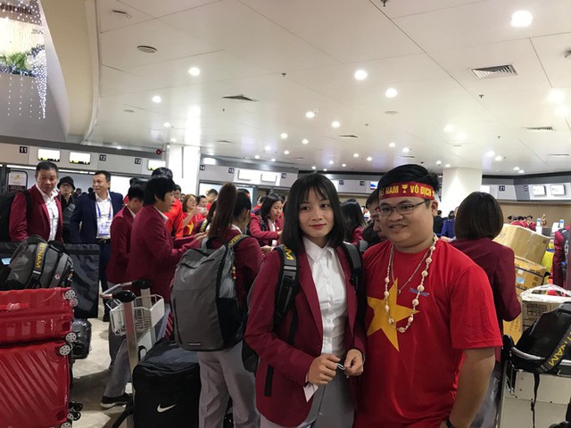[Trực tiếp] Đón U22 Việt Nam và ĐT nữ Việt Nam mang cú đúp HCV về Tổ quốc, Lễ bế mạc SEA Games 30 - Ảnh 8.