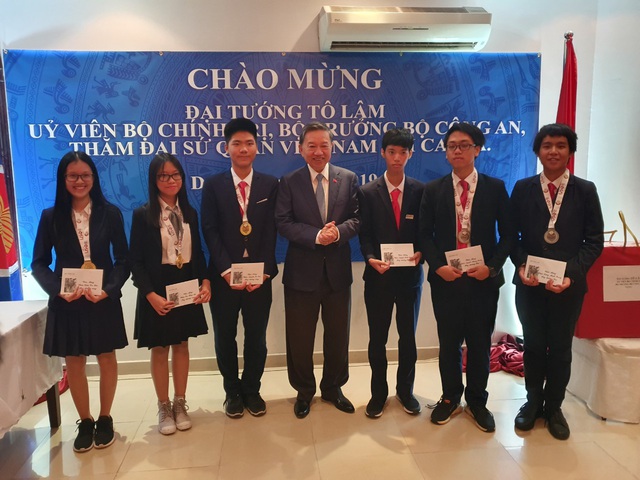 Cả 6 học sinh Việt Nam đều đoạt huy chương tại Kỳ thi Olympic Khoa học trẻ quốc tế IJSO 2019 - Ảnh 2.