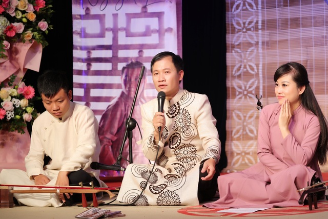 Khán giả thích thú với album xẩm 'Trách ông Nguyệt Lão' của Nguyễn Quang Long - Ảnh 3.