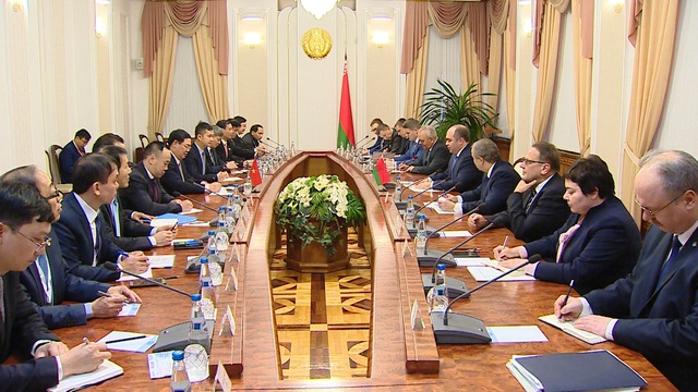 Việt Nam- Belarus cùng hỗ trợ sản xuất ô tô vận tải   - Ảnh 1.
