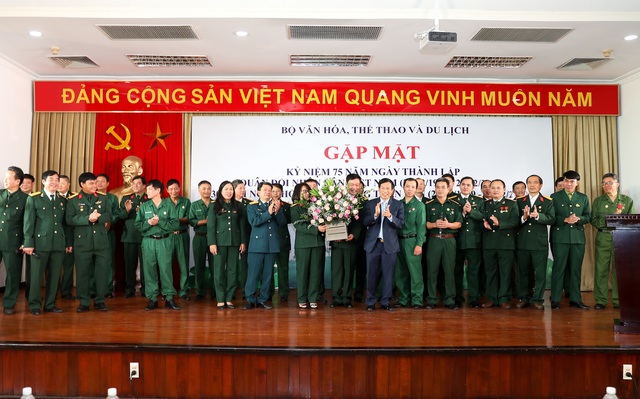 Bộ trưởng Nguyễn Ngọc Thiện gặp mặt Cựu chiến binh cơ quan Bộ Văn hóa, Thể thao và Du lịch - Ảnh 3.