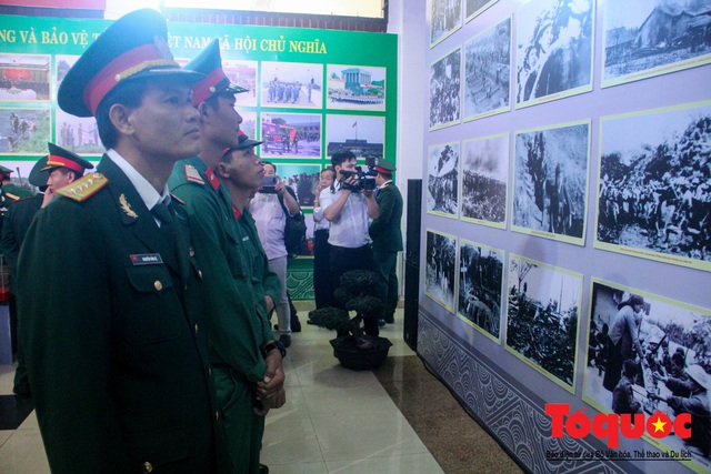 Thừa Thiên Huế triển lãm 235 hình ảnh, hiện vật về Quân đội Nhân dân Việt Nam - Ảnh 3.