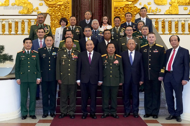 Thủ tướng Nguyễn Xuân Phúc tiếp lãnh đạo Bộ Quốc phòng, quân đội các nước - Ảnh 3.