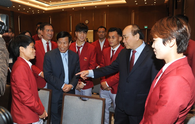 Thủ tướng Nguyễn Xuân Phúc: “Hình ảnh lá cờ đỏ sao vàng được kéo lên tại SEA Games đã mang lại một niềm xúc động, cảm xúc mạnh mẽ” - Ảnh 1.