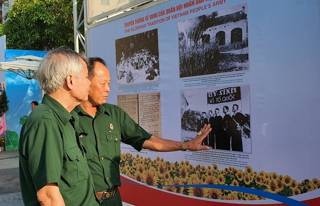 Triển lãm tranh cổ động kỷ niệm ngày thành lập Quân đội nhân dân Việt Nam - Ảnh 1.