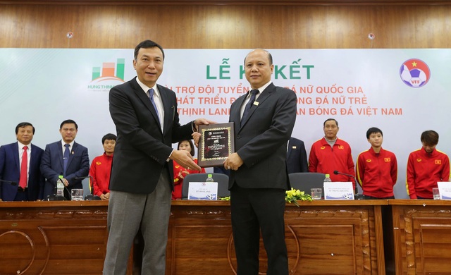 HLV Mai Đức Chung cảm ơn bầu Hiển phát triển bóng đá nữ Việt Nam từ cấp CLB - Ảnh 1.