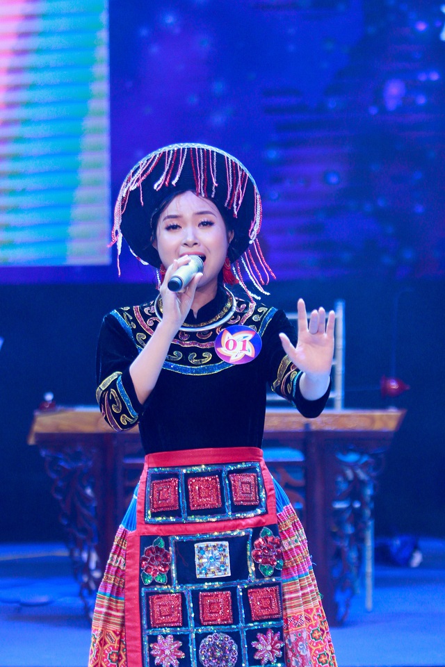 Hai thí sinh giành giải nhất cuộc thi Tiếng hát hữu nghị Việt-Trung năm 2019 - Ảnh 2.