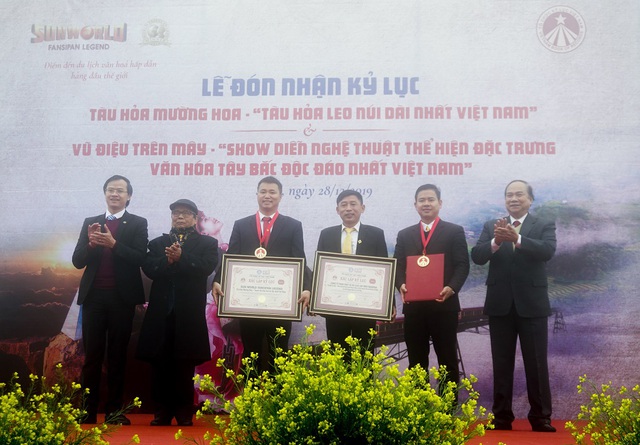 Sa Pa tự hào nhận cùng lúc 2 kỷ lục Việt Nam về du lịch - Ảnh 2.