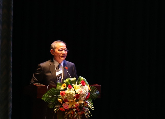 Ông Trương Quang Nghĩa, Bí thư Thành ủy, Trưởng đoàn ĐBQH TP Đà Nẵng trả lời ý kiến cử tri tại buổi tiếp xúc.