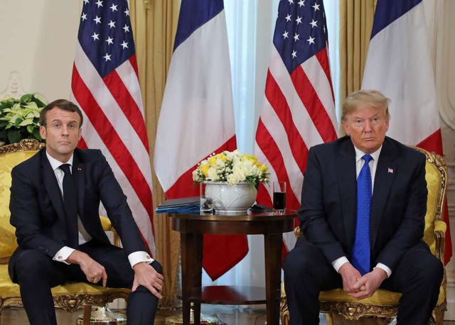 Kịch tính màn &quot;đấu khẩu&quot; giữa hai Tổng thống Mỹ và Pháp: Tình huynh đệ nay còn đâu? - Ảnh 1.