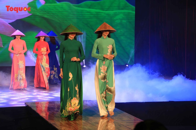 Giới thiệu văn hóa Việt cho du khách quốc tế qua “Áo Dài Show” - Ảnh 1.