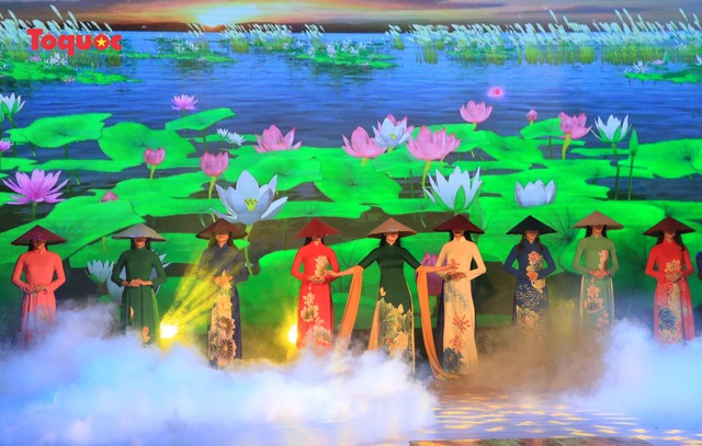 Giới thiệu văn hóa Việt cho du khách quốc tế qua “Áo Dài Show” - Ảnh 18.