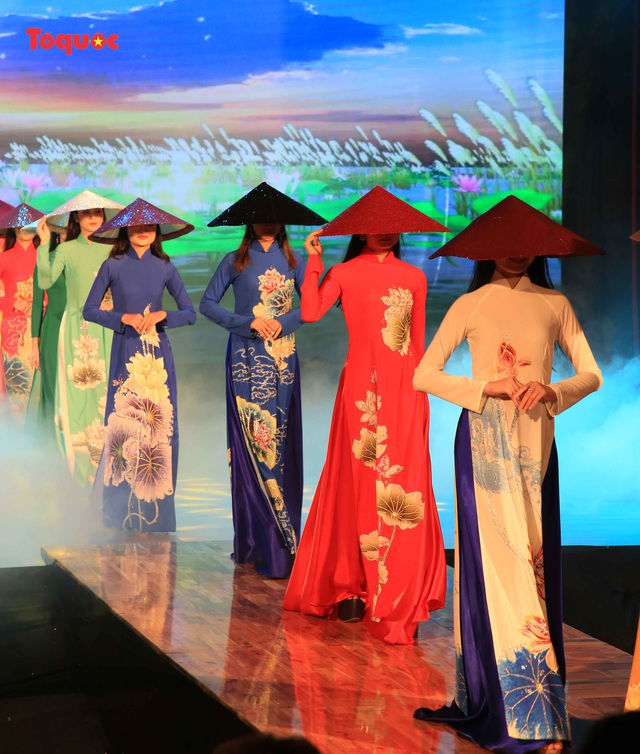 Giới thiệu văn hóa Việt cho du khách quốc tế qua “Áo Dài Show” - Ảnh 19.