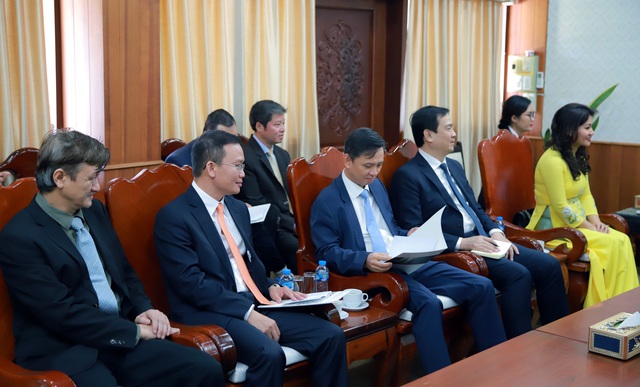 Hội đàm giữa Bộ trưởng Bộ VHTT&DL VN và Bộ trưởng Bộ GD&TT Lào. - Ảnh 5.