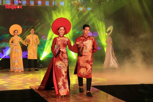 Giới thiệu văn hóa Việt với du khách quốc tế qua “Áo Dài Show” - Ảnh 2.