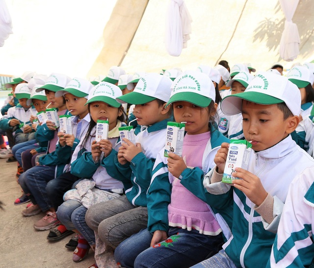 Tỉnh Hà Nam tổ chức lễ phát động chương trình Sữa học đường - Ảnh 1.