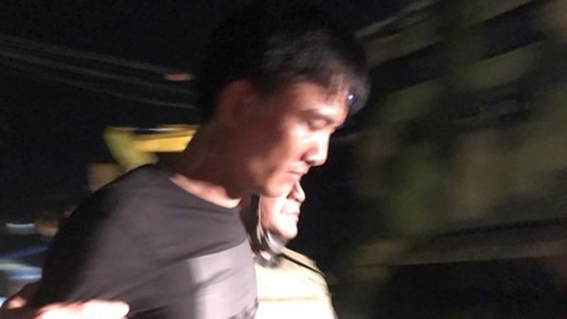 3 đối tượng trong vụ ôm súng cố thủ trong xe ở Hà Tĩnh ra đầu thú - Ảnh 2.