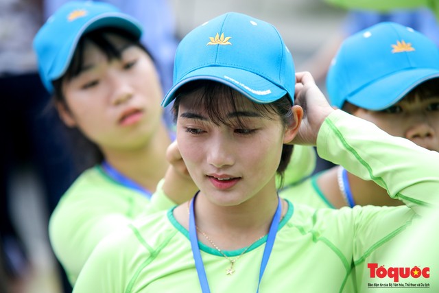 Khai mạc lễ hội Bơi chải thuyền rồng Hà Nội mở rộng năm 2019: Hơn 700 VĐV, 43 đội tham gia tranh tài - Ảnh 6.