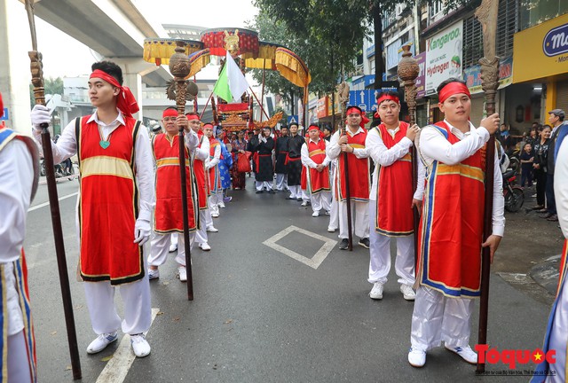 Đường phố Hà Đông náo nhiệt trong lễ rước Thánh tại làng Đơ, Hà Nội - Ảnh 7.