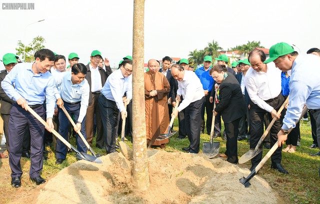 Thủ tướng mong mỗi gia đình Thủ đô trồng một cây, tạo nét đẹp mới của Hà thành - Ảnh 2.