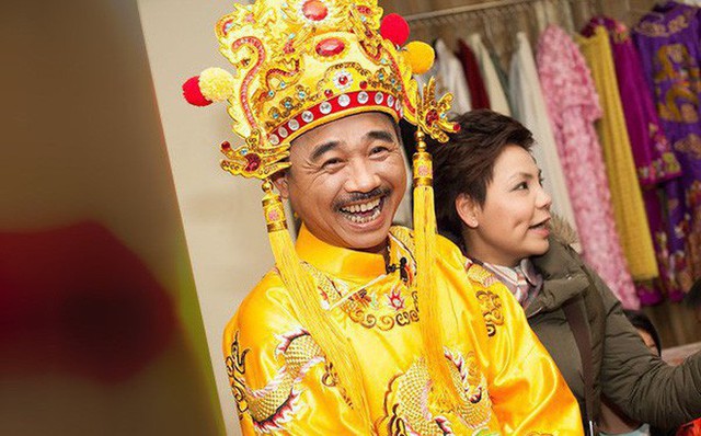 Thông tin chính xác “Ngọc Hoàng” Quốc Khánh lấy vợ ở tuổi ngoài 50 - Ảnh 1.