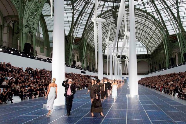 Nhà thiết kế Chanel qua đời: 20 thế giới trong mơ chỉ có thể của Karl Lagerfeld - Ảnh 7.