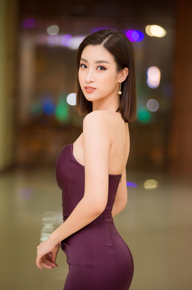 Hết nhiệm kỳ, Hoa hậu Đỗ Mỹ Linh ngày càng quyến rũ - Ảnh 2.