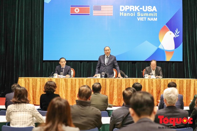 Thủ tướng kiểm tra công tác chuẩn bị tại Trung tâm báo chí phục vụ hội nghị Thượng đỉnh Mỹ-Triều - Ảnh 1.