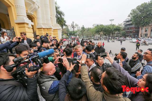 Hàng trăm phóng viên, báo chí chạy đua thông tin trước thềm hội nghị thượng đỉnh Mỹ - Triều - Ảnh 9.