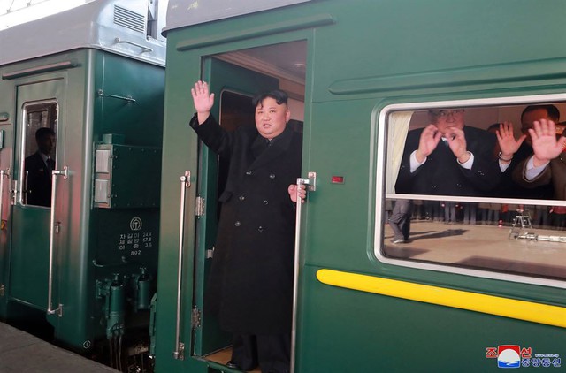 Từ chuyến công du Việt Nam của Chủ tịch Kim, người Hàn Quốc tới gần giấc mơ đi tàu tới Việt Nam - Ảnh 1.