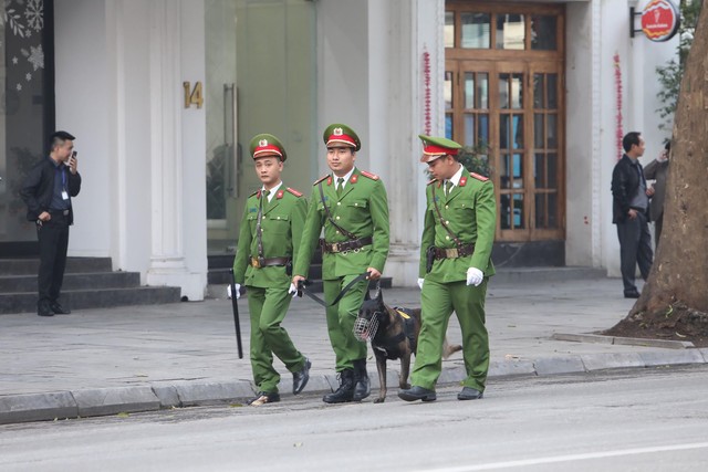 Trực tiếp từ Sofitel Legend Metropole: Tổng thống D. Trump: Đất nước ông có tiềm năng kinh tế vô cùng to lớn - Ảnh 30. Trực tiếp từ Sofitel Legend Metropole: Tổng thống D. Trump: Đất nước ông có tiềm năng kinh tế vô cùng to lớn - Ảnh 30.