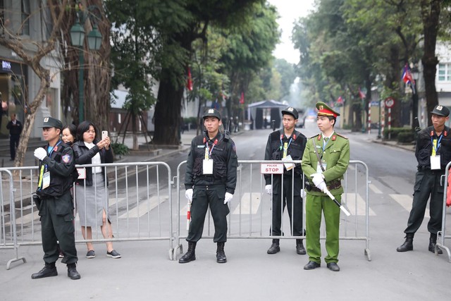 Trực tiếp từ Sofitel Legend Metropole: Tổng thống D. Trump: Đất nước ông có tiềm năng kinh tế vô cùng to lớn - Ảnh 33. Trực tiếp từ Sofitel Legend Metropole: Tổng thống D. Trump: Đất nước ông có tiềm năng kinh tế vô cùng to lớn - Ảnh 33.