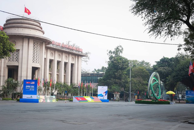 [Ảnh] Hà Nội vắng vẻ như ngày mùng 1 Tết trước giờ diễn ra Hội nghị thượng đỉnh Mỹ - Triều - Ảnh 5.