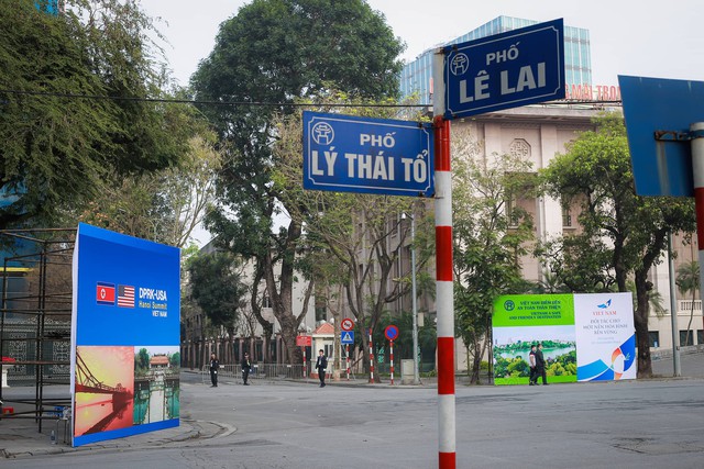 [Ảnh] Hà Nội vắng vẻ như ngày mùng 1 Tết trước giờ diễn ra Hội nghị thượng đỉnh Mỹ - Triều - Ảnh 9.