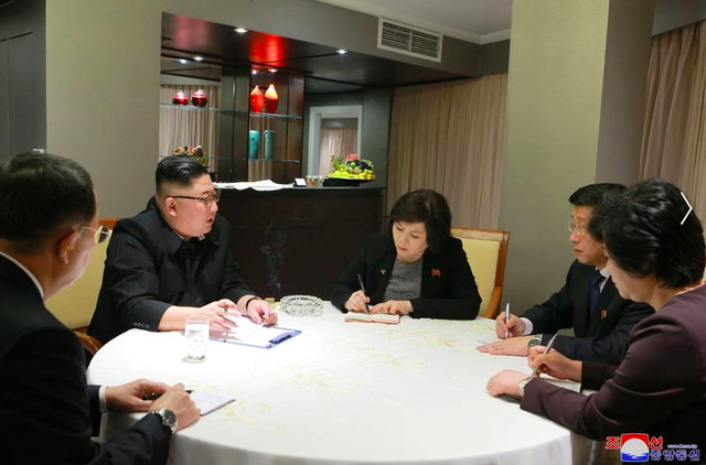Đây hoá ra là điều đầu tiên Chủ tịch Kim Jong-un làm khi đặt chân tới Hà Nội - Ảnh 1.