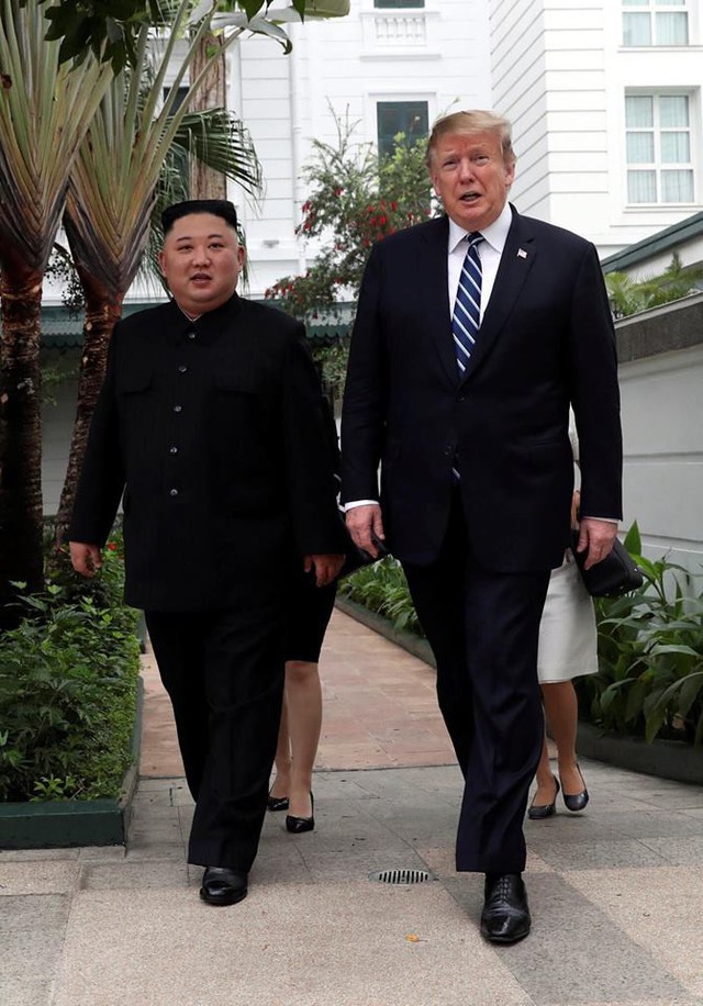 Trực tiếp: Kết thúc hội đàm Hội nghị thượng đỉnh Mỹ - Triều: Không có lễ ký thỏa thuận chung, hai nhà lãnh đạo về khách sạn - Ảnh 7.