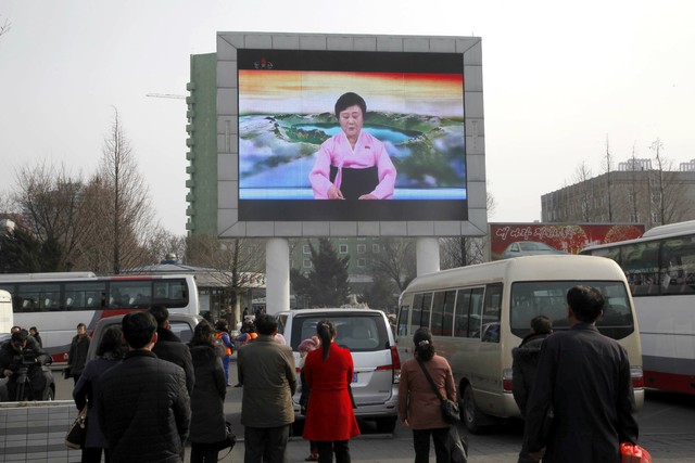 Cảm động cách người dân Triều Tiên theo dõi tin tức Chủ tịch Kim tại Hà Nội - Ảnh 3.