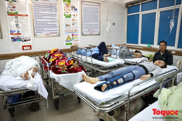 Hình ảnh Bộ trưởng Nguyễn Thị Kim Tiến thăm bệnh nhân tại Hà Nội trong đêm giao thừa - Ảnh 10.