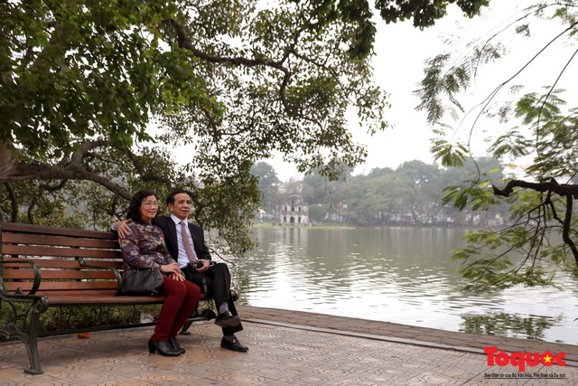 Khung cảnh bình yên của Hà Nội sáng mùng 1 tết Kỷ hợi 2019 - Ảnh 14.