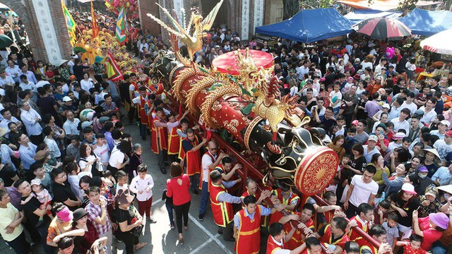 Hàng nghìn người tham dự Lễ hội rước pháo Đồng Kỵ Tết Kỷ Hợi - Ảnh 1.