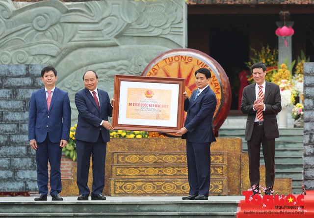 Thủ tướng Nguyễn Xuân Phúc trao Bằng xếp hạng Di tích Quốc gia đặc biệt gò Đống Đa - Ảnh 6.