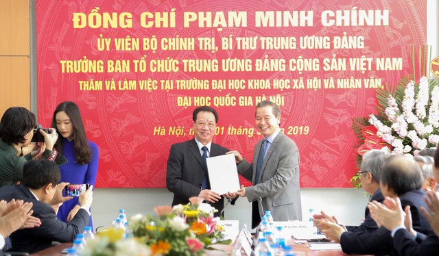 GS.TS Phùng Hữu Phú được bổ nhiệm Chủ tịch Hội đồng Tư vấn chính sách trường ĐHKHXHNV - Ảnh 1.