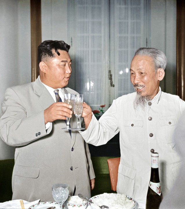 Nhìn lại những hình ảnh cảm động Chủ tịch Hồ Chí Minh và nhà lãnh đạo Kim Nhật Thành - Ảnh 8.