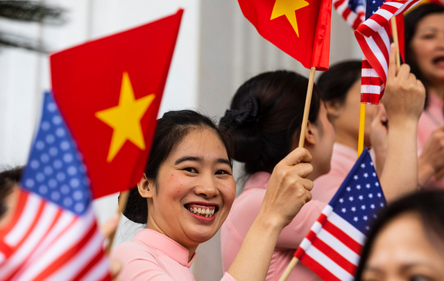 Nụ cười Việt Nam tỏa nắng trong loạt ảnh của phóng viên Nhà Trắng - Ảnh 5.