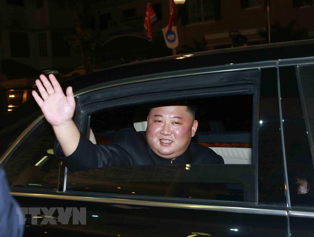 Hình ảnh Chủ tịch Triều Tiên Kim Jong-un hào hứng đánh thử đàn bầu Việt Nam - Ảnh 7.